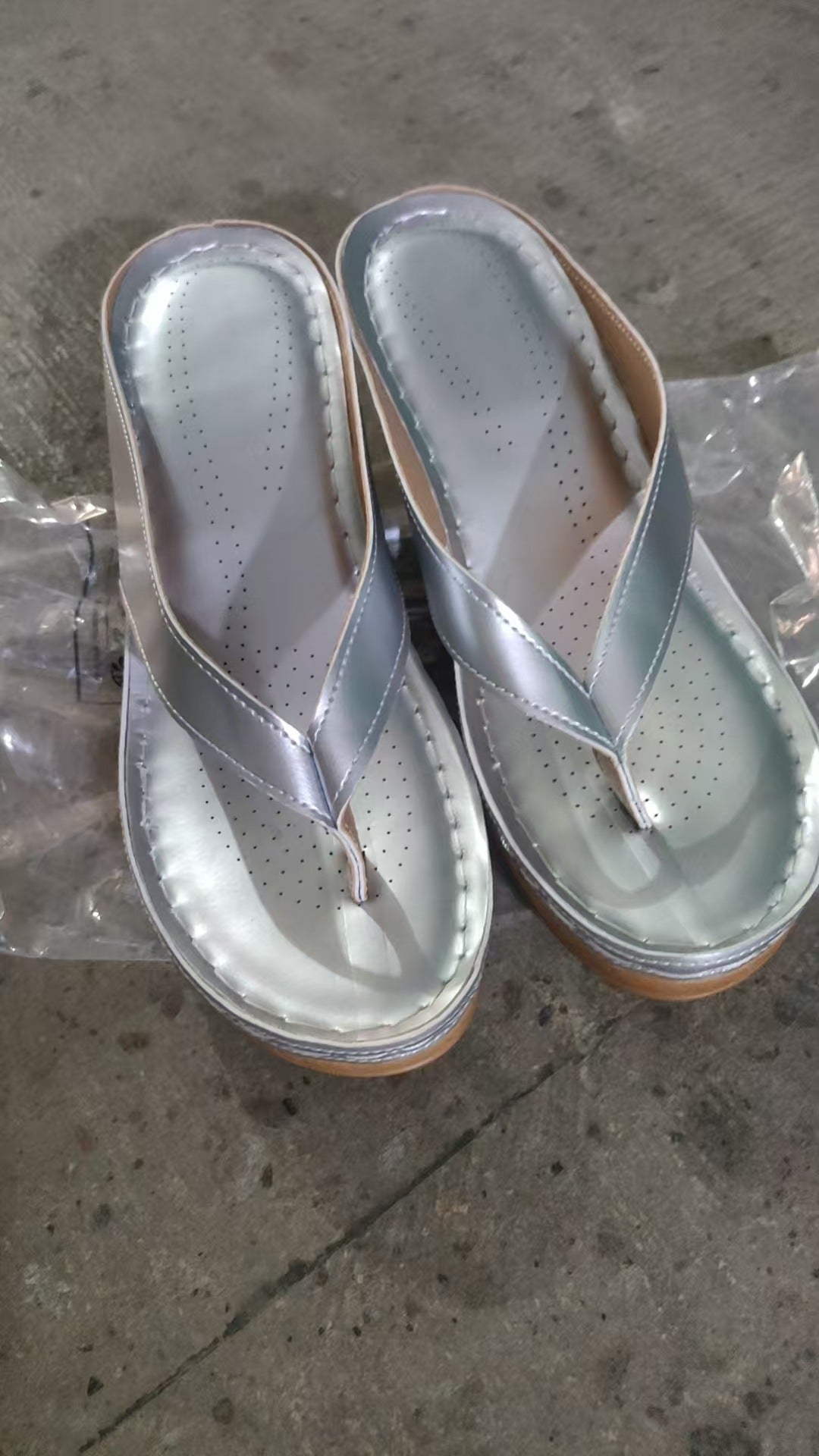 Capri | Block Heel Toe-Post Sandals