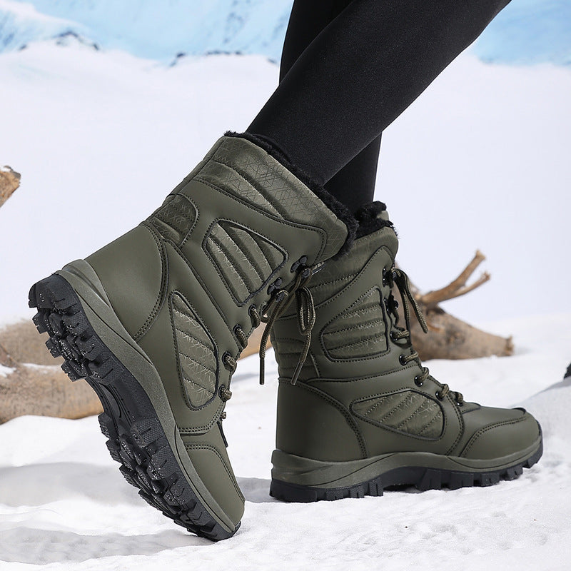 Freya khaki green snow boots, side view of the grip sole