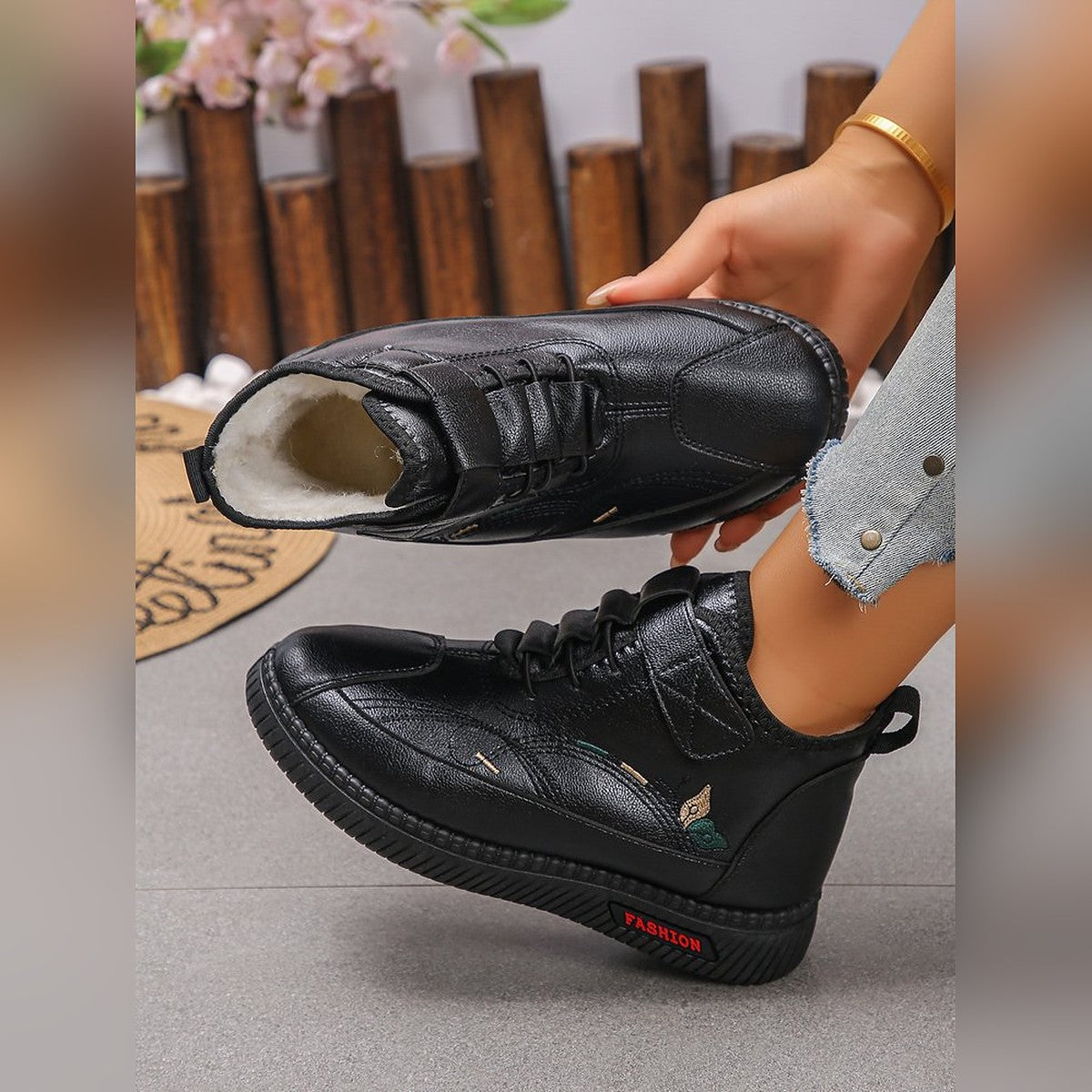 Gunnvor black trainers, plush inside