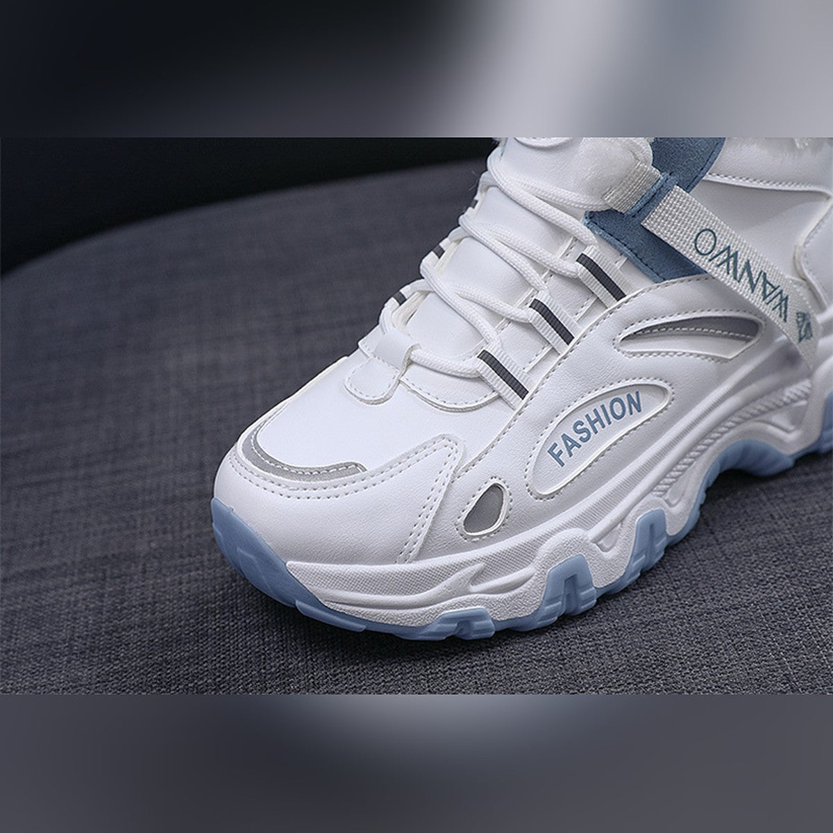 Ylva blue trainers, close-up of the upper and sole